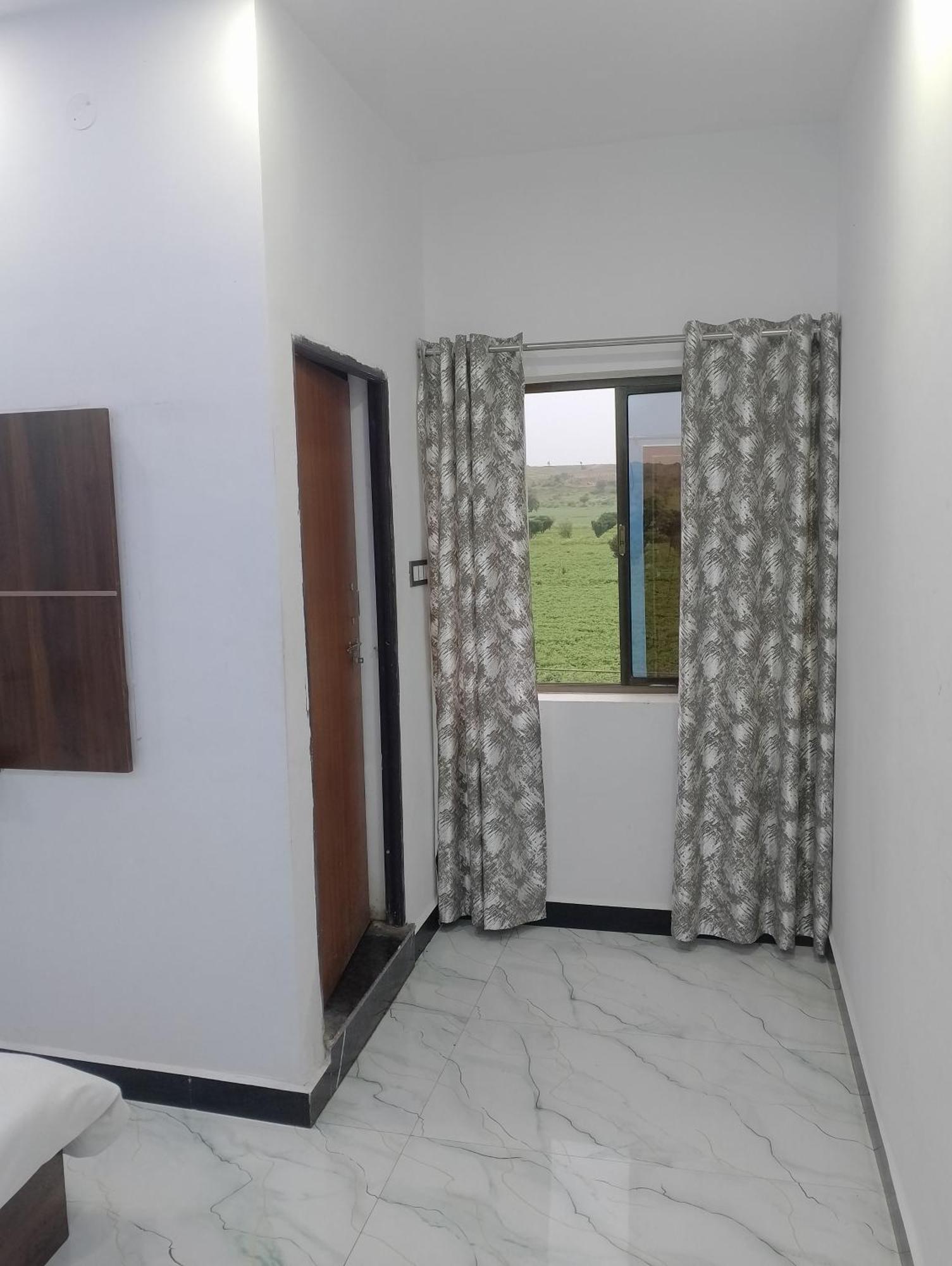 Hotel Moonlight & Restaurant Sehore Экстерьер фото
